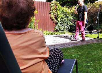 Spolu pod okny v Domově sv. Zity