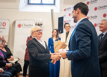 Zdravotní sestra Jiřina Jechová z Městské charity Plzeň získala prestižní ocenění