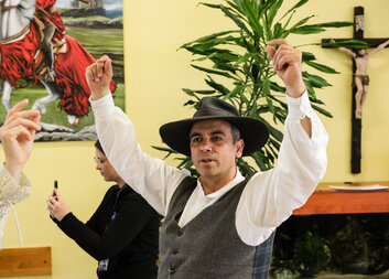 Portugalský folklórní soubor Grupo Folclórico e Etnográfico da Granja do Ulmeiro zavítal za seniory do Domova sv. Jiří
